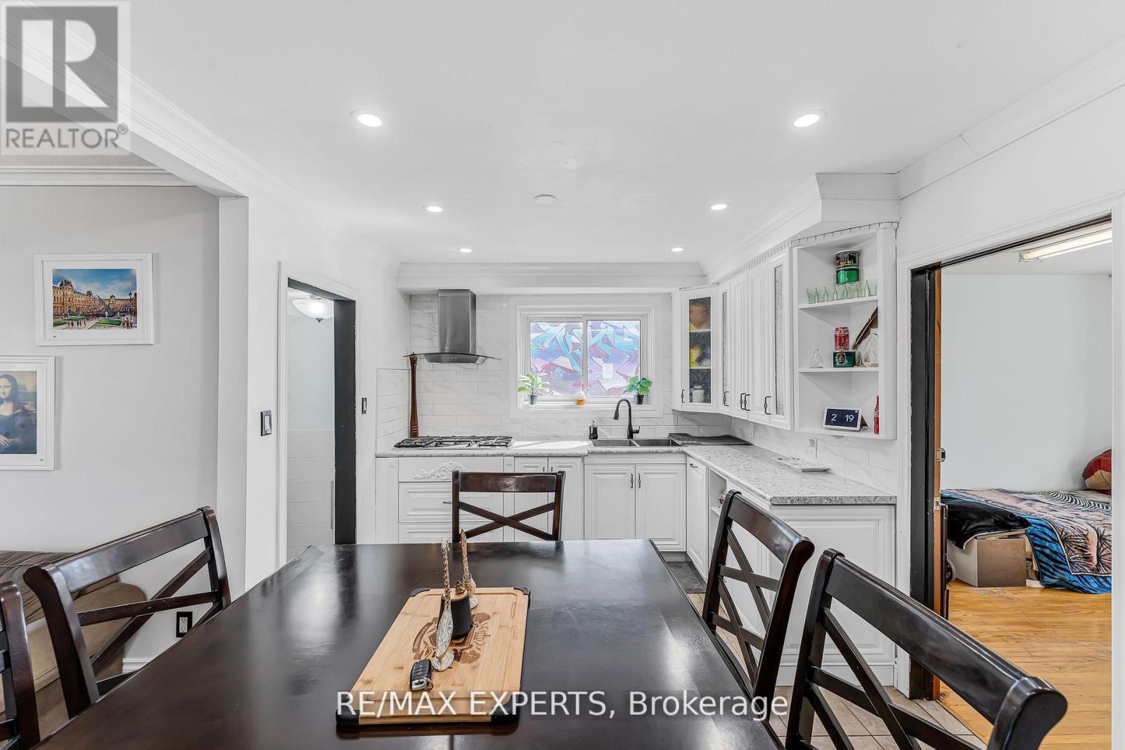 81 Hagar Avenue, Toronto, Ontario  M6N 3V3 - Photo 17 - W12781600