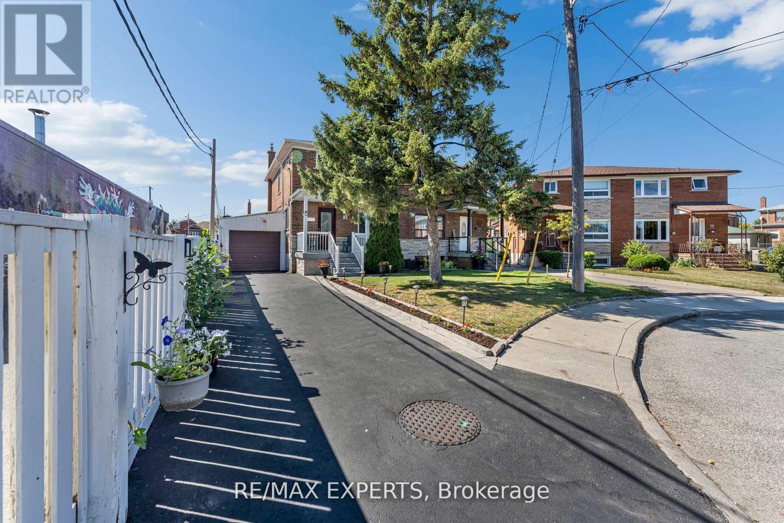 81 Hagar Avenue, Toronto, Ontario  M6N 3V3 - Photo 3 - W12781600