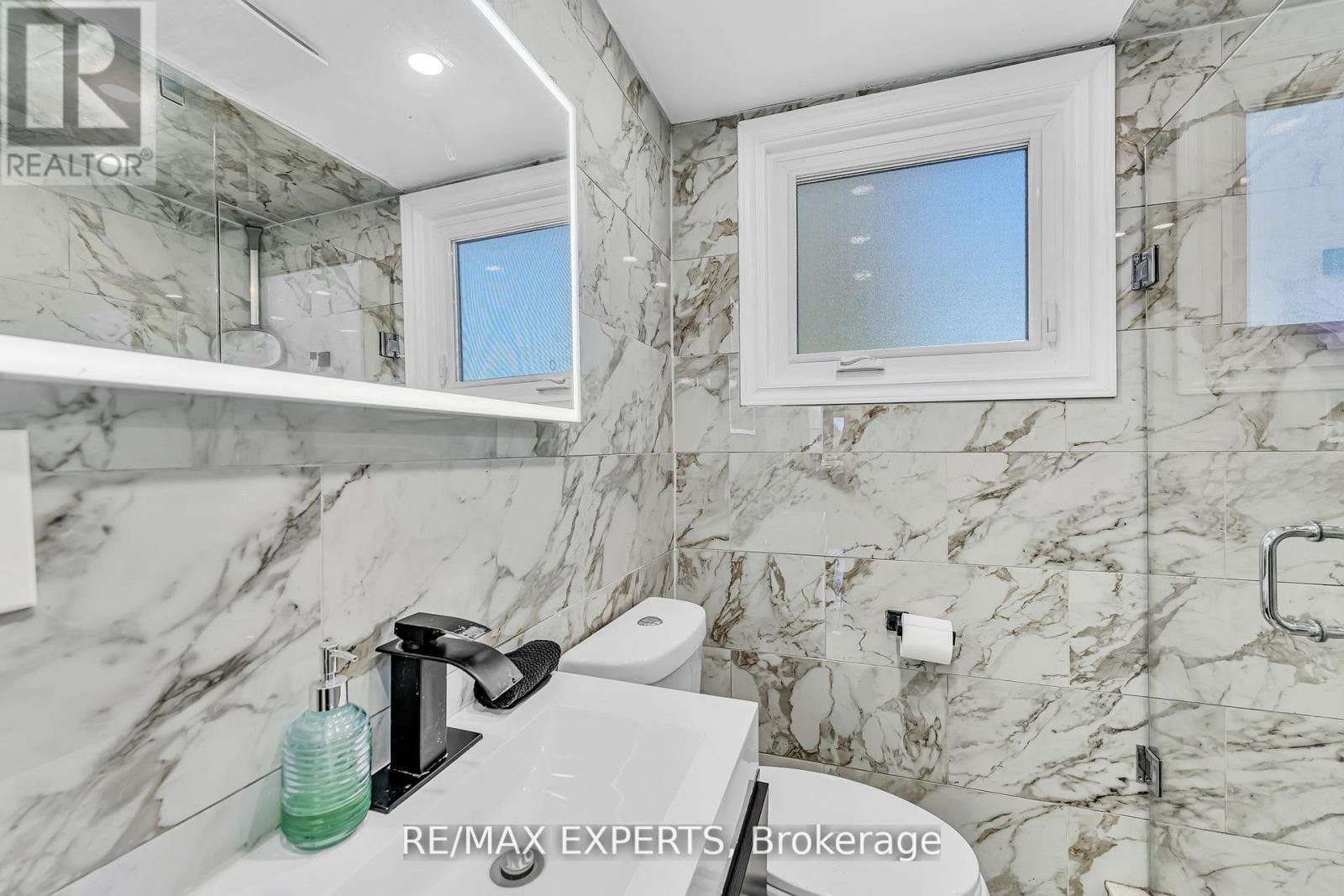 81 Hagar Avenue, Toronto, Ontario  M6N 3V3 - Photo 32 - W12781600