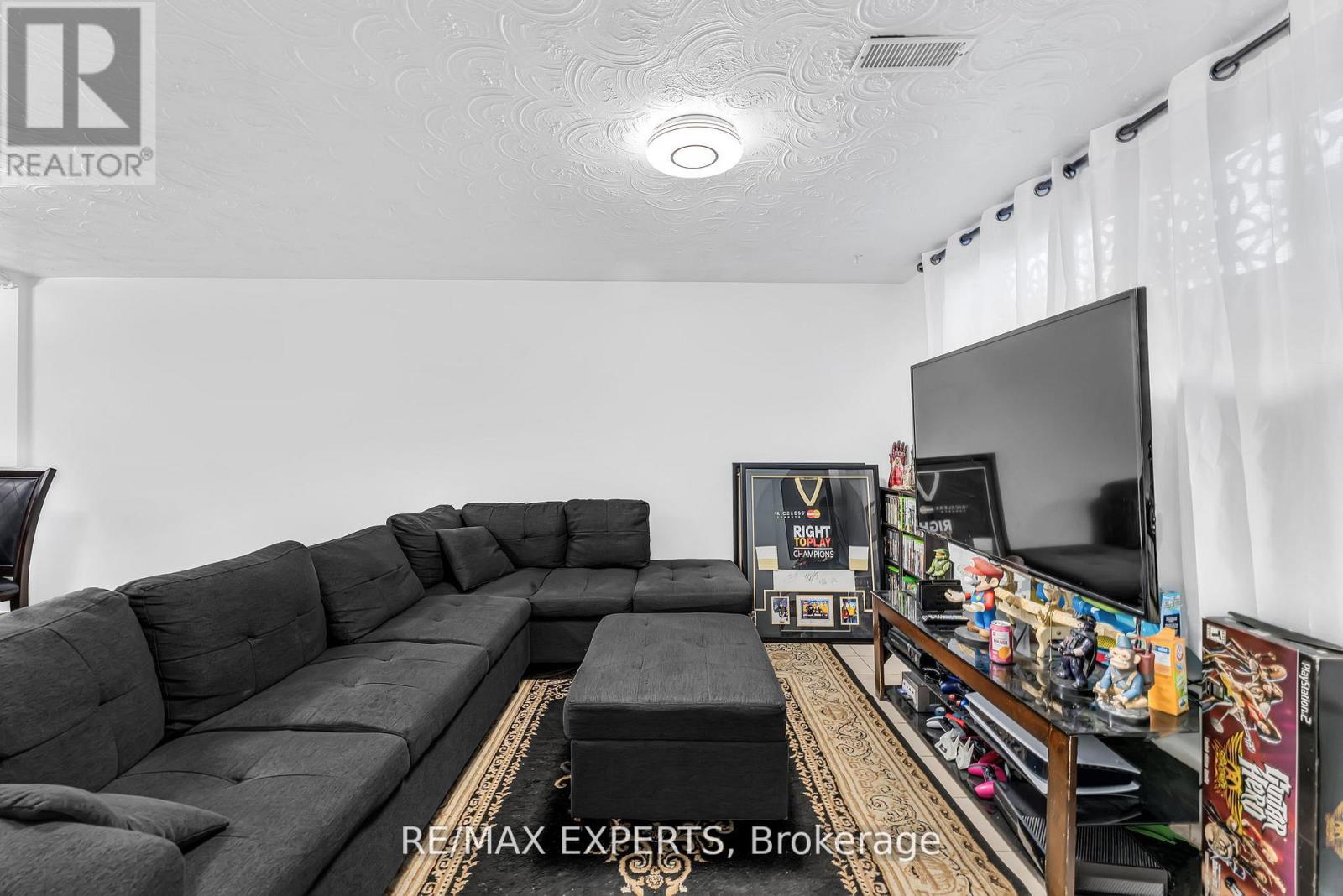 81 Hagar Avenue, Toronto, Ontario  M6N 3V3 - Photo 36 - W12781600