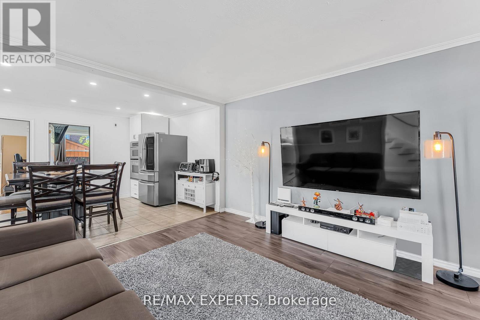 81 Hagar Avenue, Toronto, Ontario  M6N 3V3 - Photo 7 - W12781600