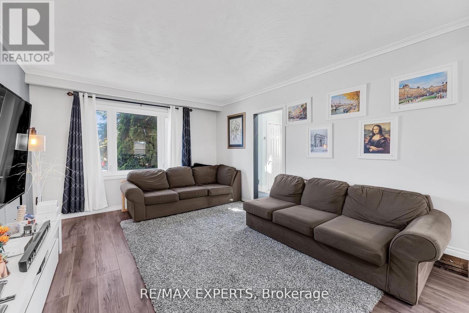 81 Hagar Avenue, Toronto, Ontario  M6N 3V3 - Photo 9 - W12781600