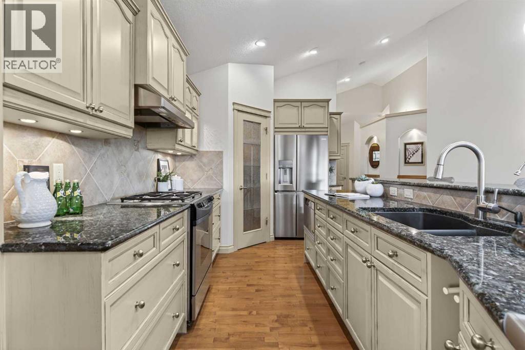 55 Billy Haynes Trail, Okotoks, Alberta  T1S 2N9 - Photo 10 - A2284883