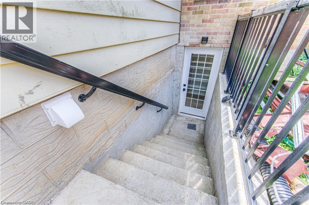 320 Highland Road E, Kitchener, Ontario  N2M 3W4 - Photo 3 - 40804646