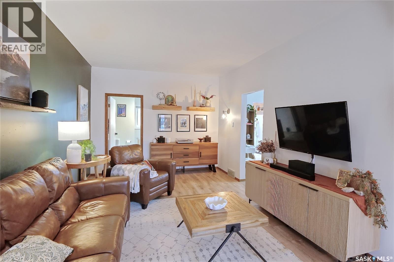 1135 2nd Avenue Nw, Moose Jaw, Saskatchewan  S6H 3R4 - Photo 4 - SK028185