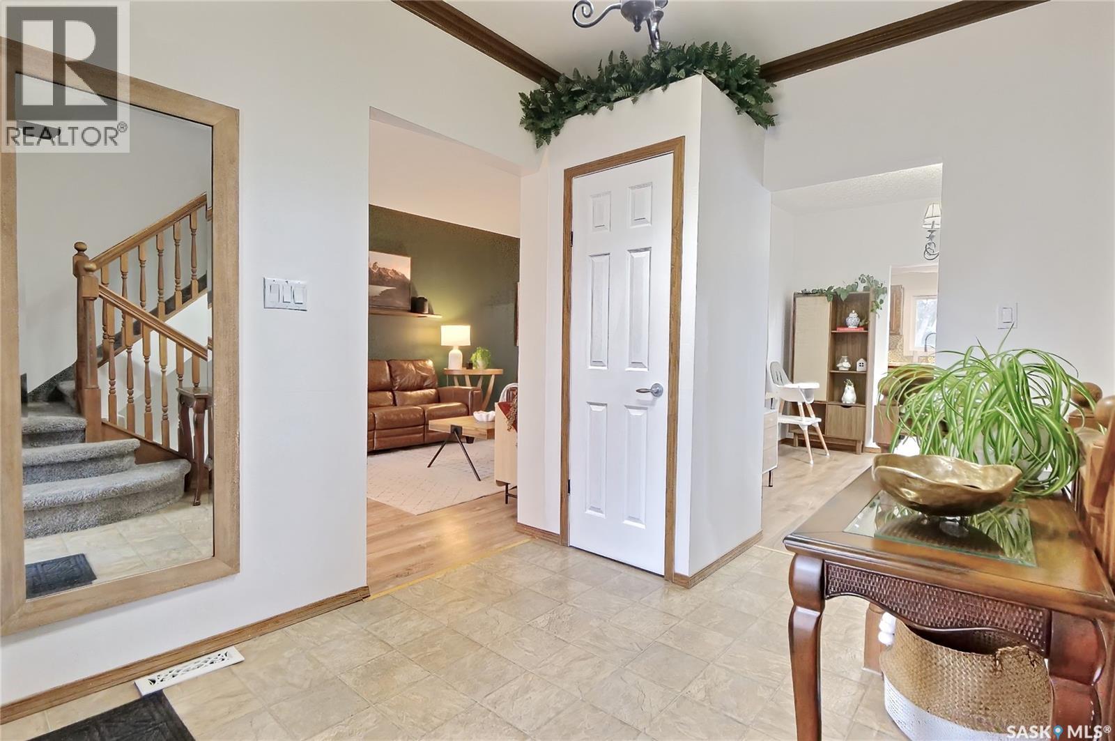 1135 2nd Avenue Nw, Moose Jaw, Saskatchewan  S6H 3R4 - Photo 8 - SK028185