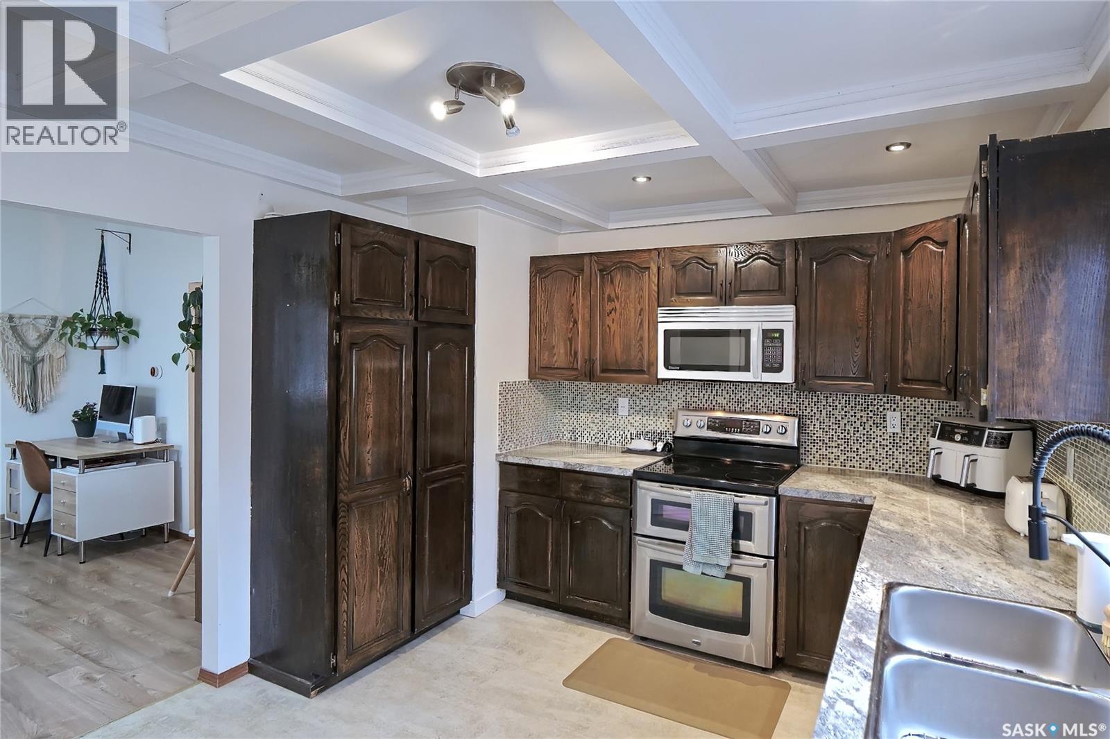 1135 2nd Avenue Nw, Moose Jaw, Saskatchewan  S6H 3R4 - Photo 12 - SK028185