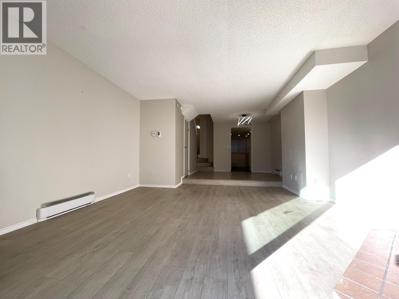 8132 Laval Place, Vancouver, British Columbia  V5S 4B2 - Photo 4 - R3088937