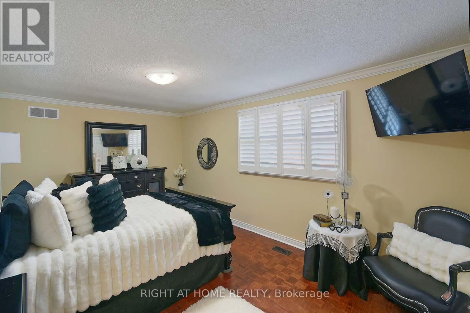 70 Bellona Street, Vaughan, Ontario  L4L 6R4 - Photo 27 - N12529364