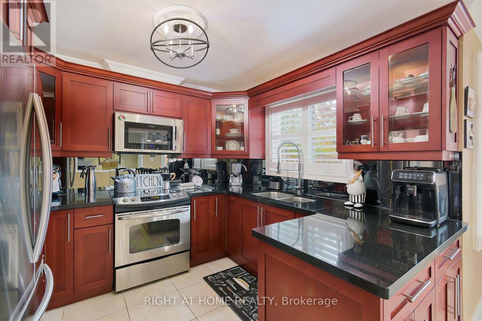 70 Bellona Street, Vaughan, Ontario  L4L 6R4 - Photo 23 - N12529364