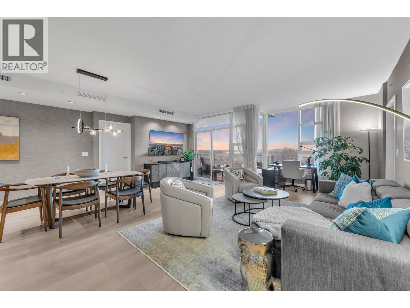 5205 1289 HORNBY STREET, Vancouver, British Columbia