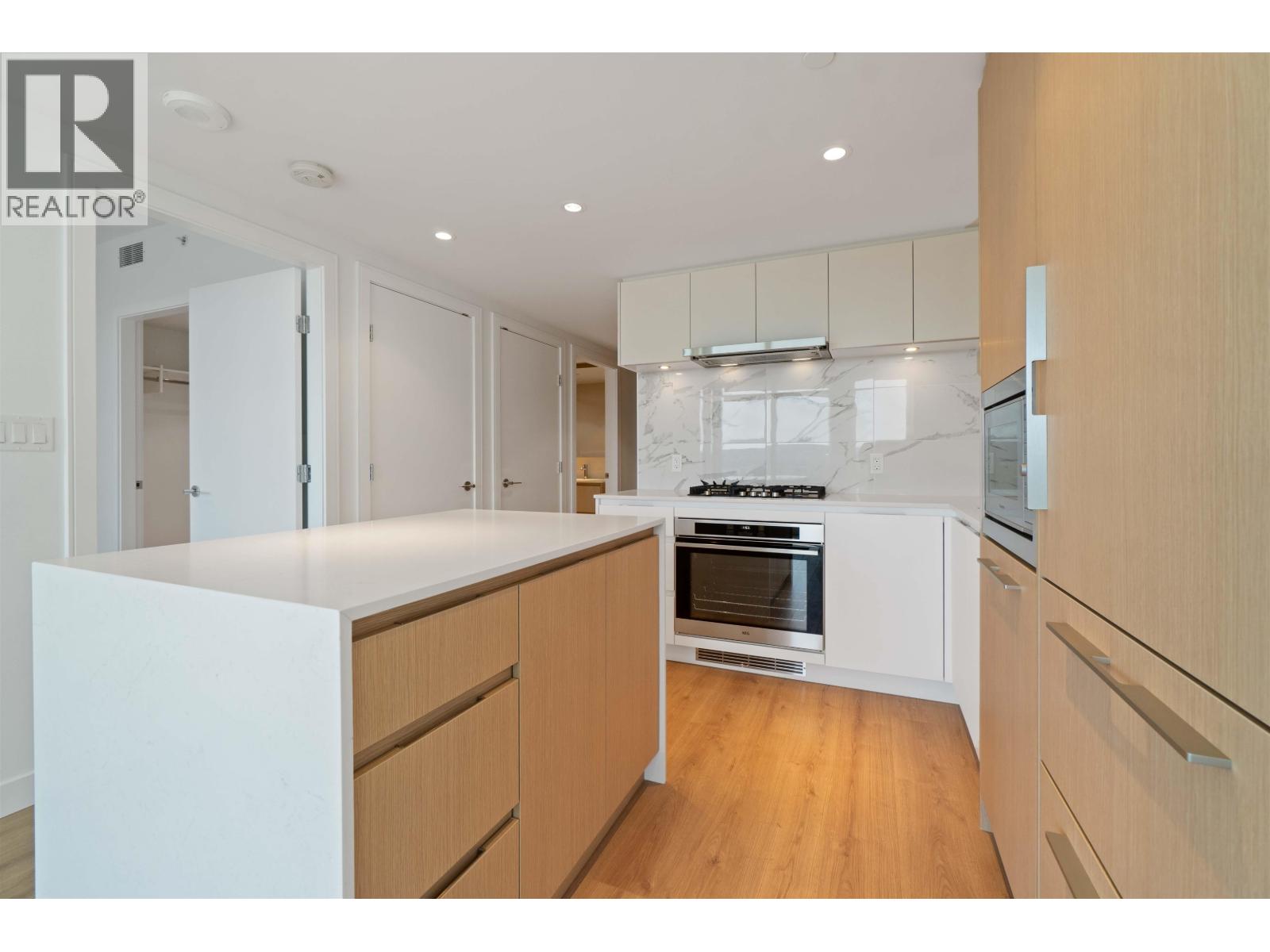 2304 1500 Fern Street, North Vancouver, British Columbia  V7J 0E6 - Photo 10 - R3089268