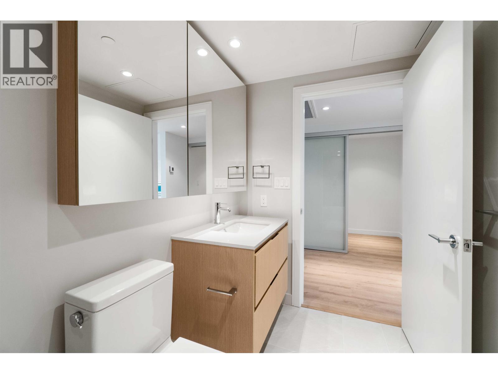 2304 1500 Fern Street, North Vancouver, British Columbia  V7J 0E6 - Photo 23 - R3089268