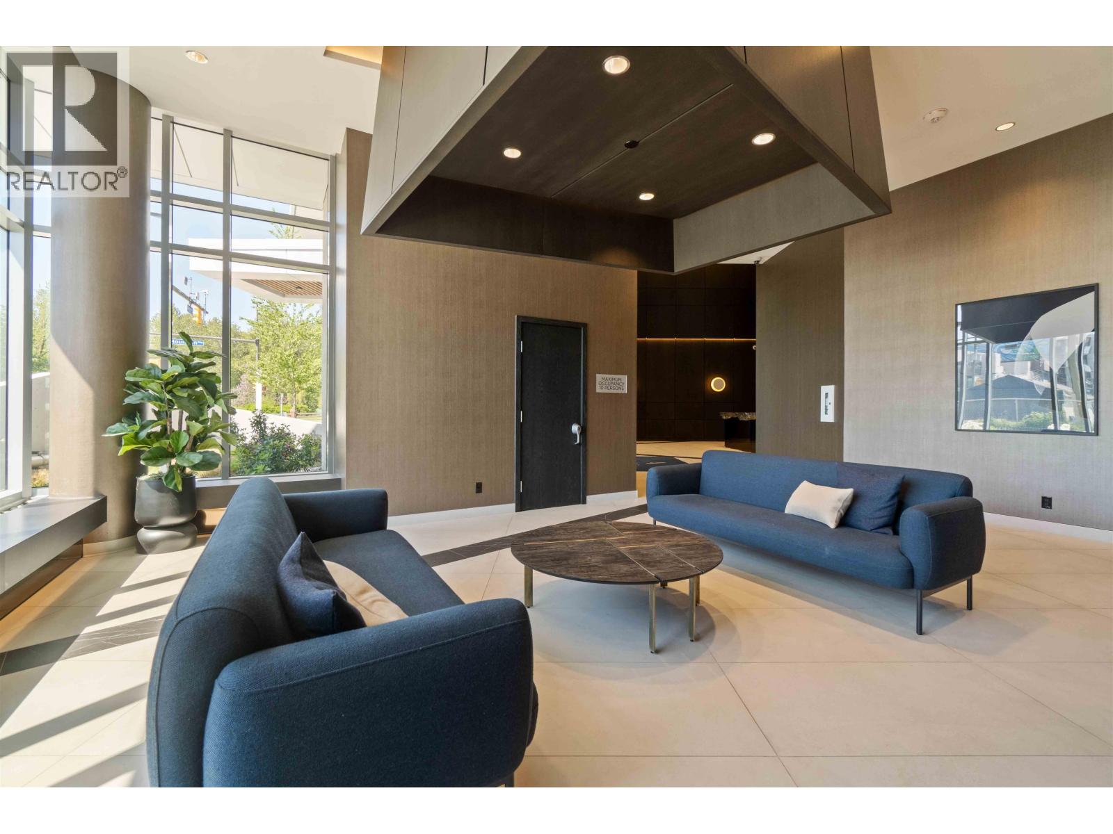 2304 1500 Fern Street, North Vancouver, British Columbia  V7J 0E6 - Photo 4 - R3089268