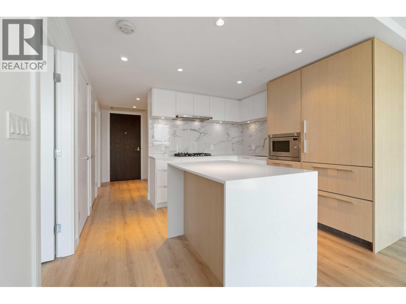 2304 1500 Fern Street, North Vancouver, British Columbia  V7J 0E6 - Photo 9 - R3089268