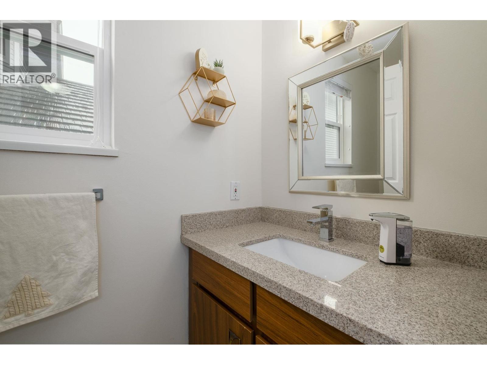 459 Cariboo Crescent, Coquitlam, British Columbia  V3C 4X6 - Photo 16 - R3089252