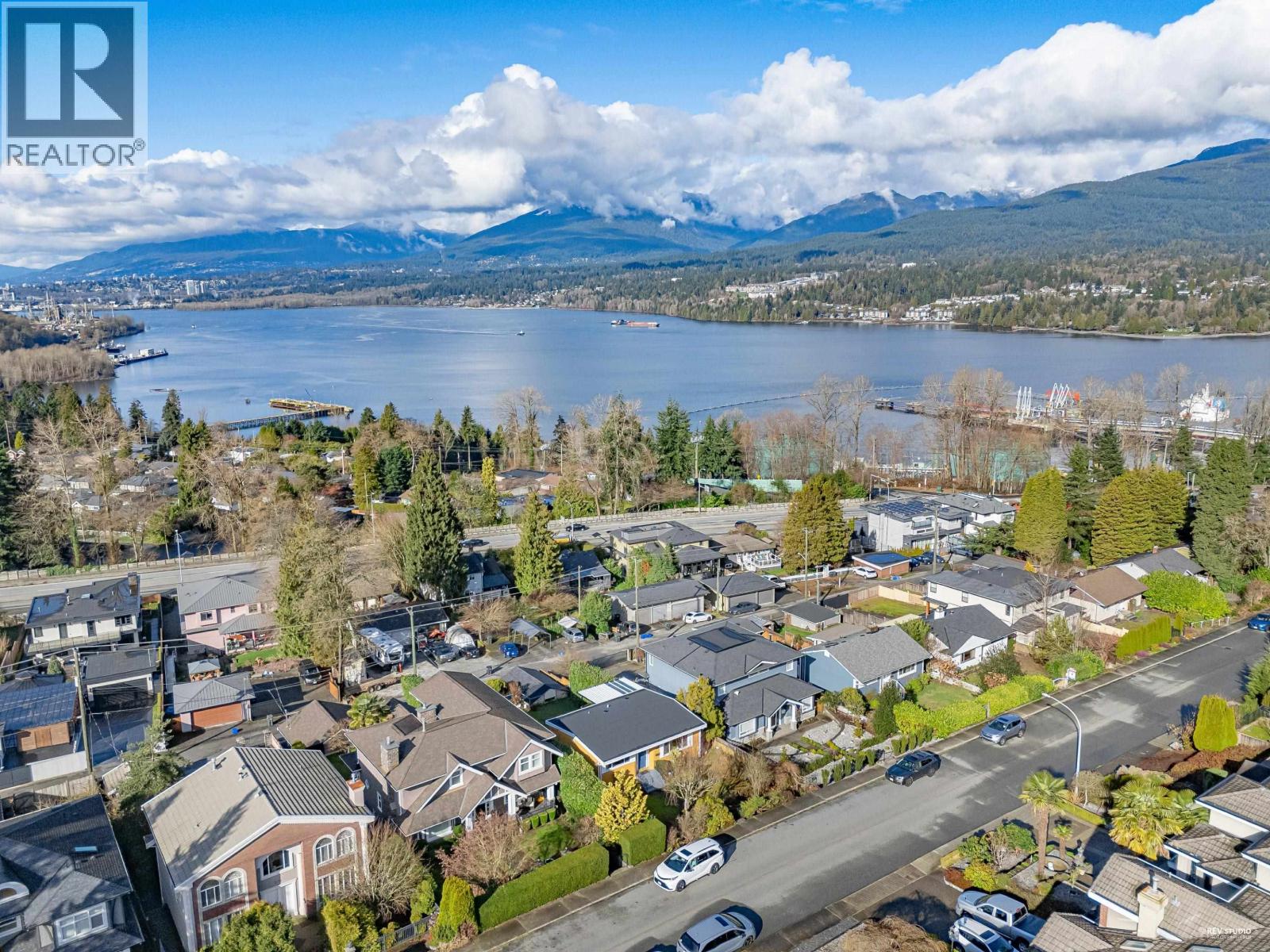 7247 Barnet Road, Burnaby, British Columbia  V5A 1E3 - Photo 3 - R3089270