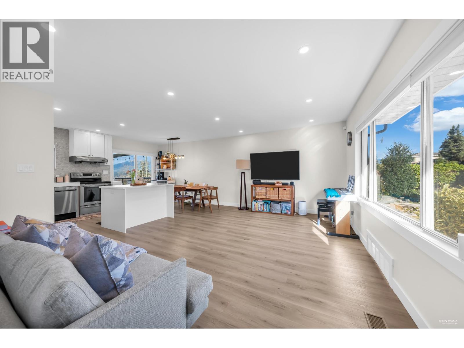 7247 Barnet Road, Burnaby, British Columbia  V5A 1E3 - Photo 8 - R3089270