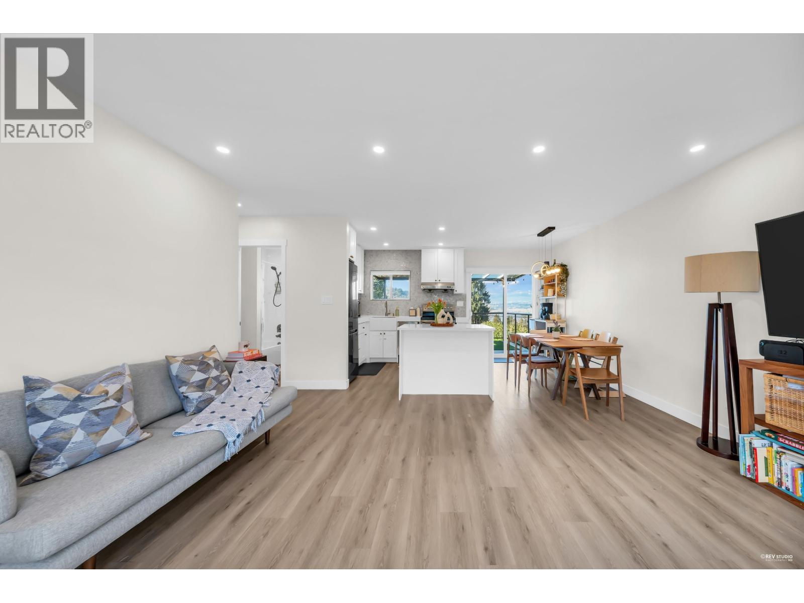 7247 Barnet Road, Burnaby, British Columbia  V5A 1E3 - Photo 9 - R3089270