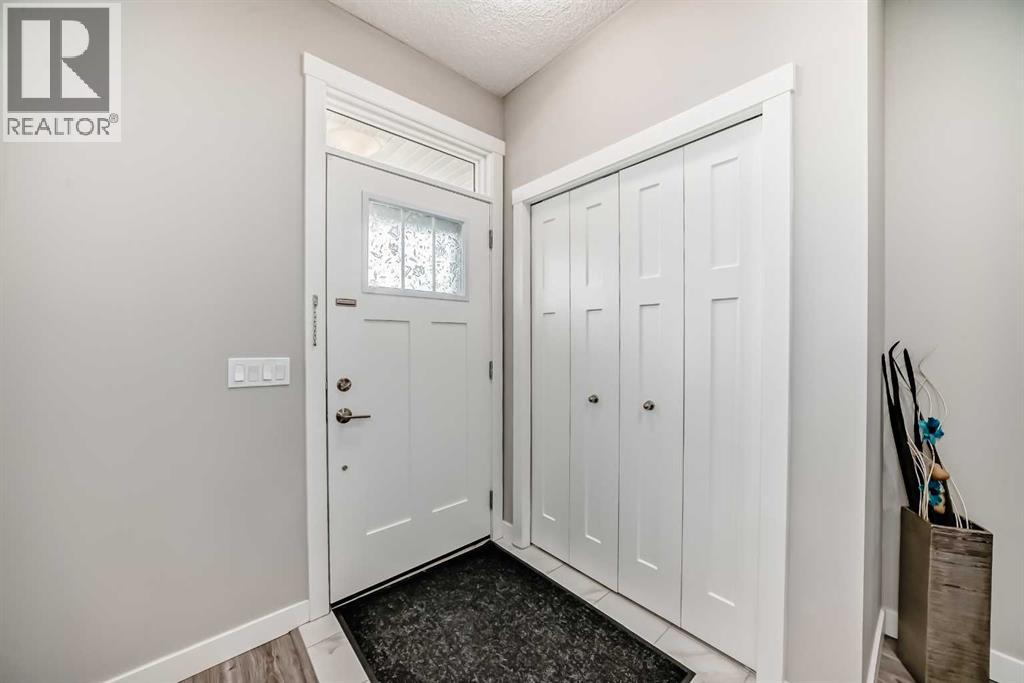 720 Livingston Hill Ne, Calgary, Alberta  T3P 1K5 - Photo 7 - A2256422