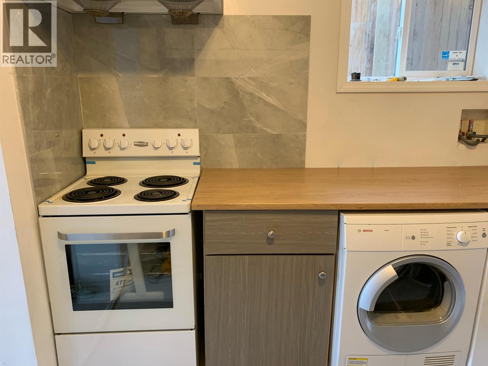 Listing Picture 16 of 24 : 8163 18TH AVENUE, Burnaby / 本拿比 - 魯藝地產 Yvonne Lu Group - MLS Medallion Club Member