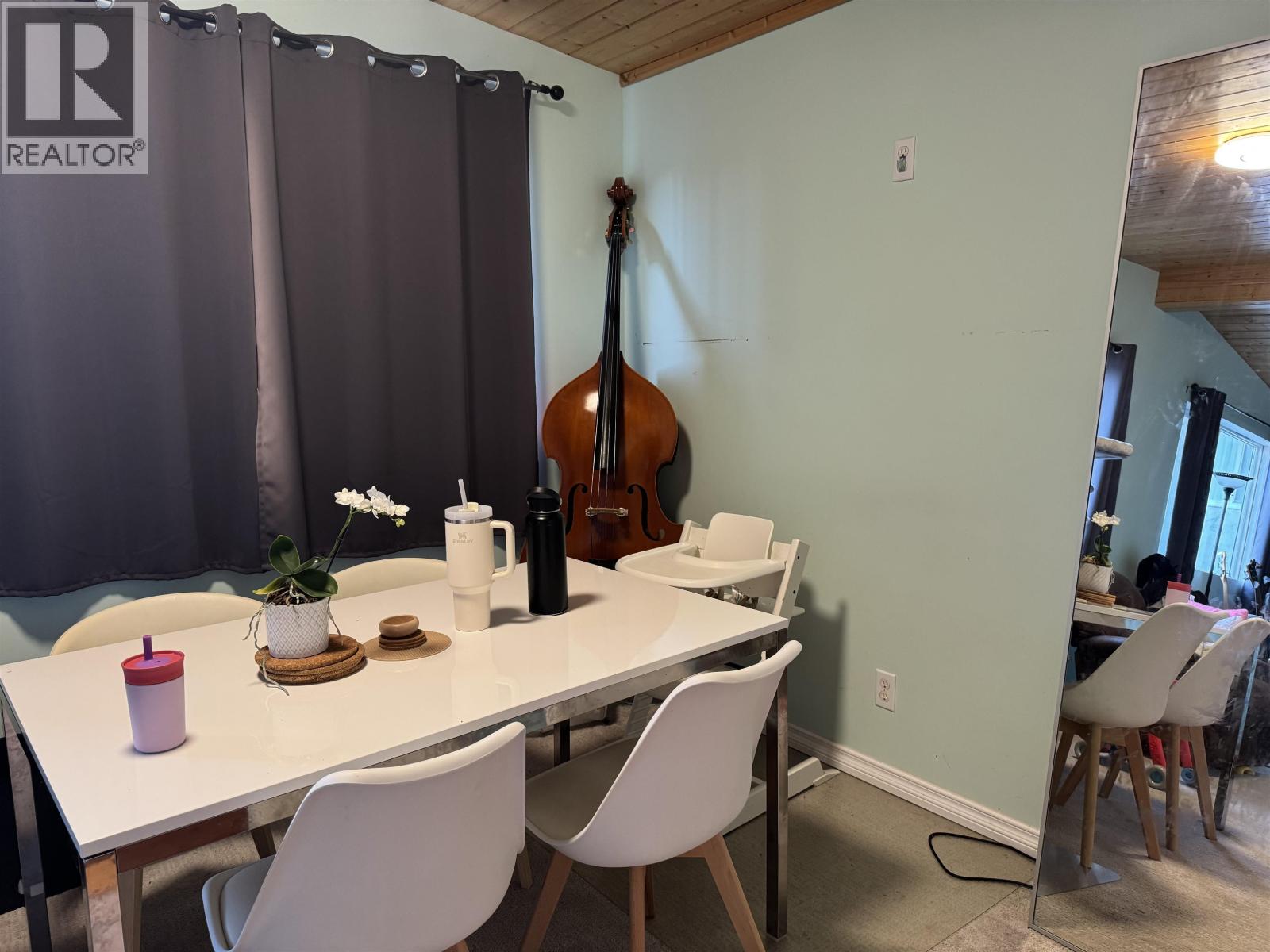 Listing Picture 10 of 24 : 8163 18TH AVENUE, Burnaby / 本拿比 - 魯藝地產 Yvonne Lu Group - MLS Medallion Club Member