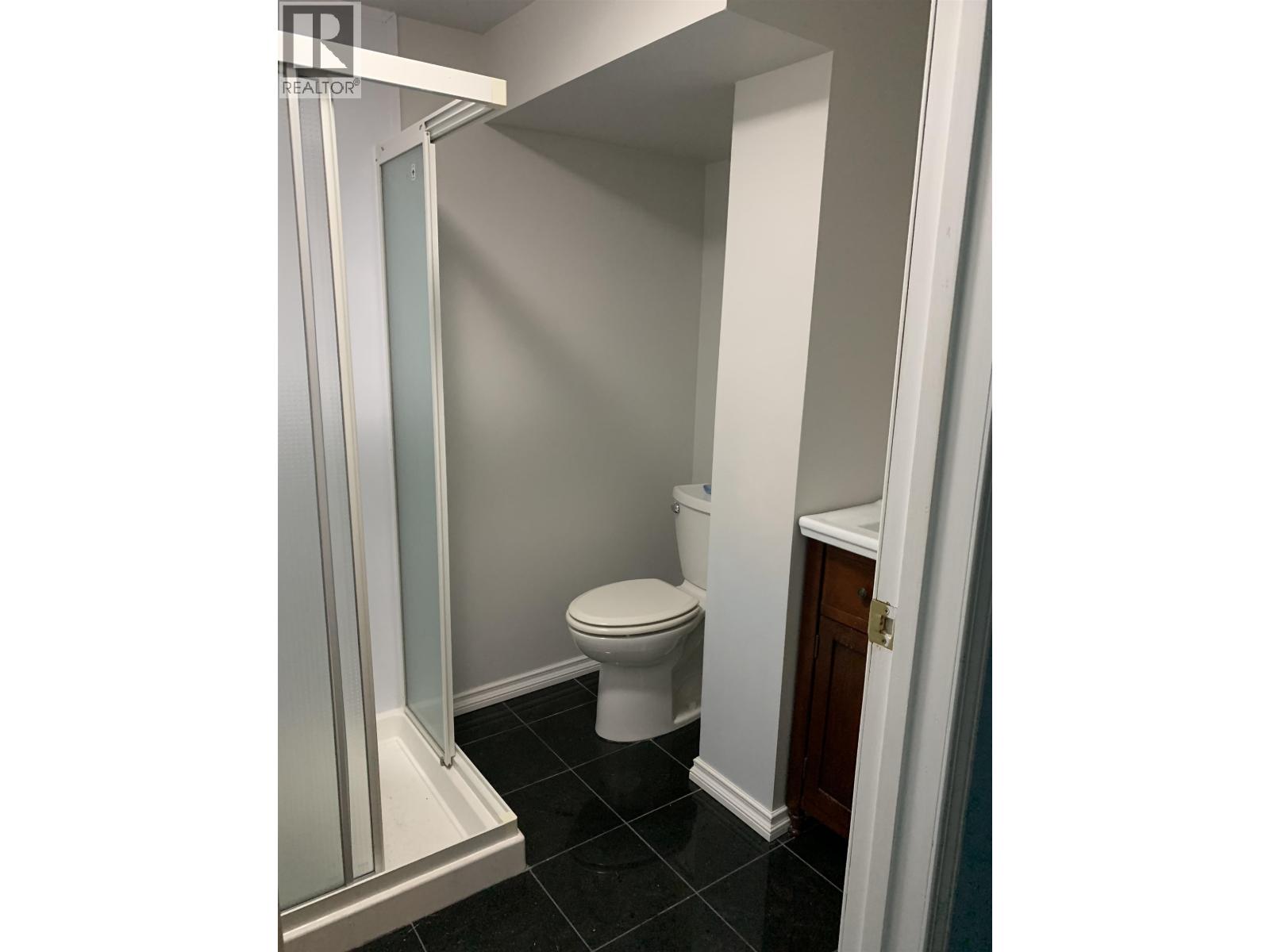 Listing Picture 23 of 24 : 8163 18TH AVENUE, Burnaby / 本拿比 - 魯藝地產 Yvonne Lu Group - MLS Medallion Club Member