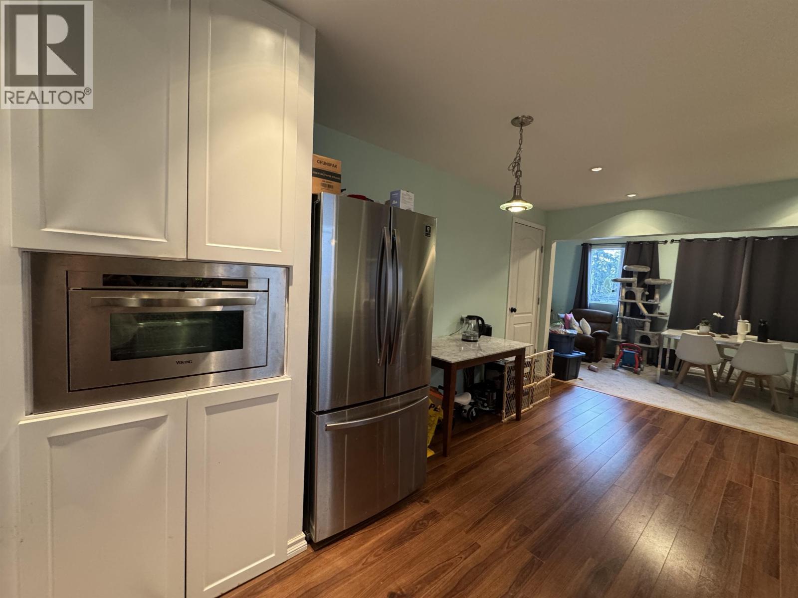 Listing Picture 8 of 24 : 8163 18TH AVENUE, Burnaby / 本拿比 - 魯藝地產 Yvonne Lu Group - MLS Medallion Club Member