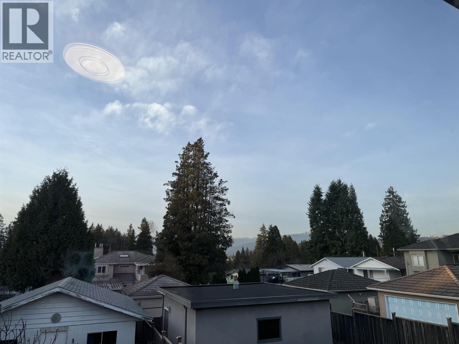 Listing Picture 13 of 24 : 8163 18TH AVENUE, Burnaby / 本拿比 - 魯藝地產 Yvonne Lu Group - MLS Medallion Club Member