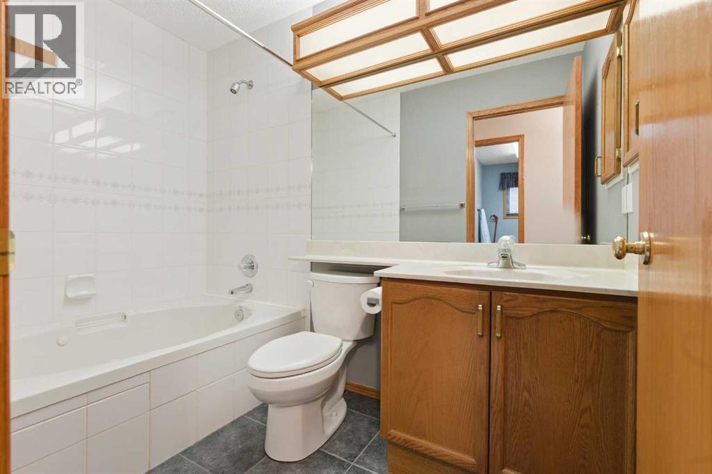 531 Sierra Morena Court Sw, Calgary, Alberta  T3H 3C2 - Photo 25 - A2280023