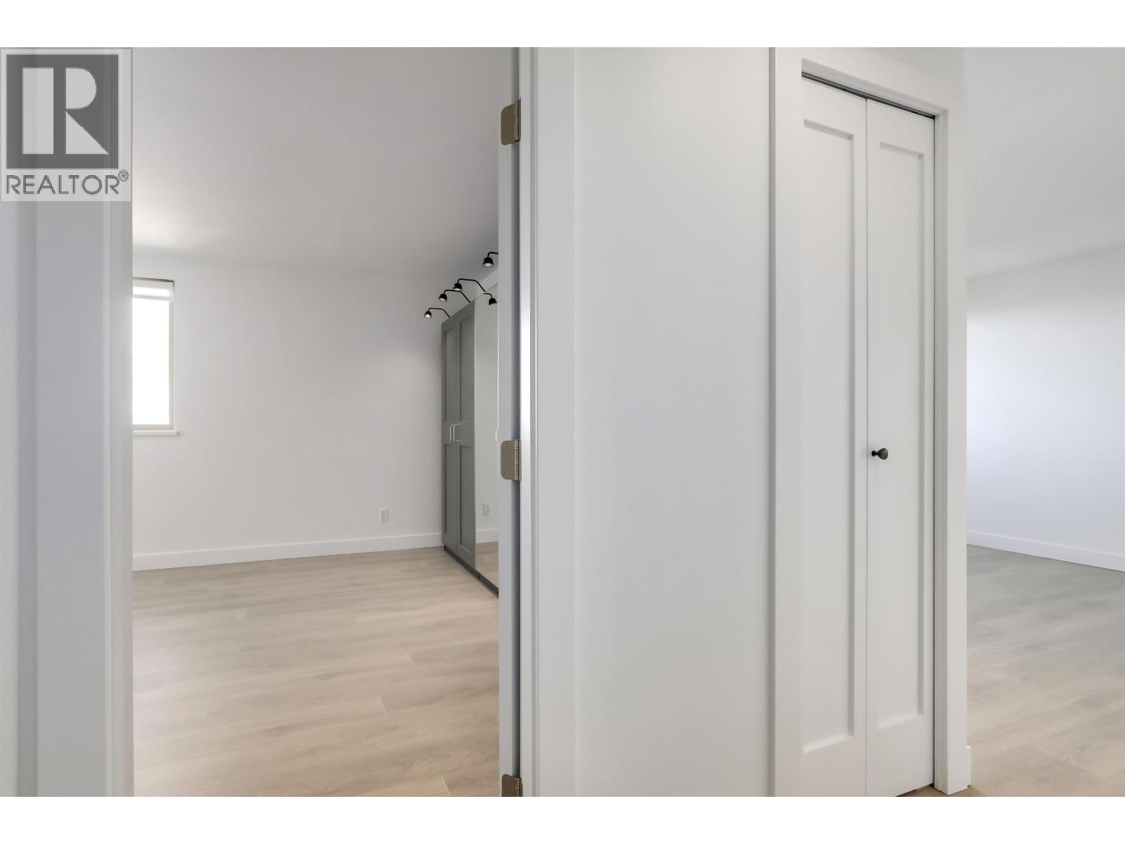 1206 110 W 4th Street, North Vancouver, British Columbia  V7L 0E6 - Photo 4 - R3089273