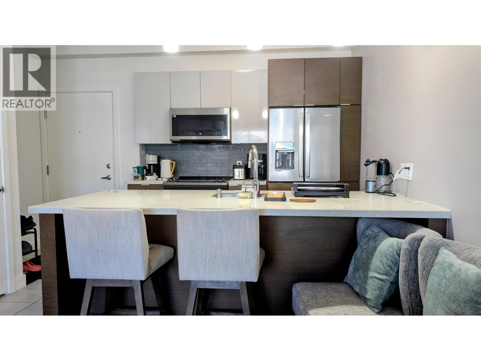 211 7727 Royal Oak Avenue, Burnaby, British Columbia  V5J 4K2 - Photo 4 - R3089085