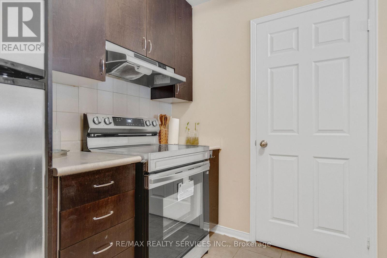 101 - 5150 Winston Churchill Boulevard, Mississauga, Ontario  L5M 0P1 - Photo 6 - W12527214