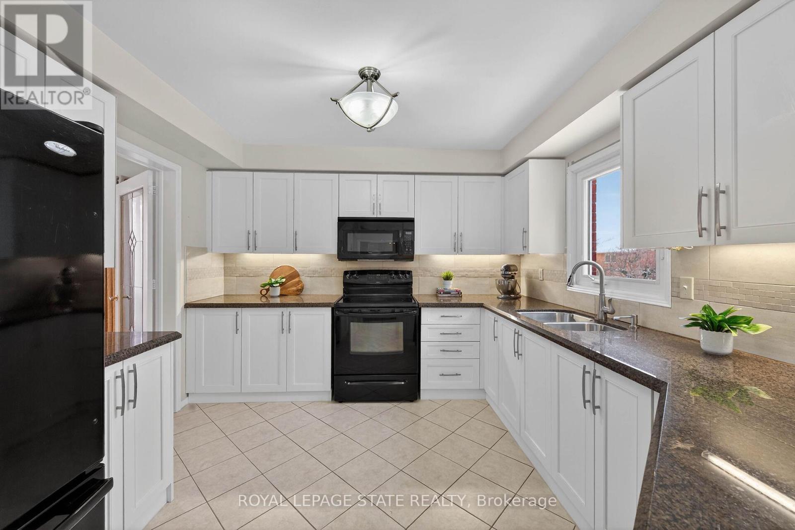 134 Huntingwood Avenue, Hamilton (Dundas), Ontario  L9H 6X7 - Photo 10 - X12777796