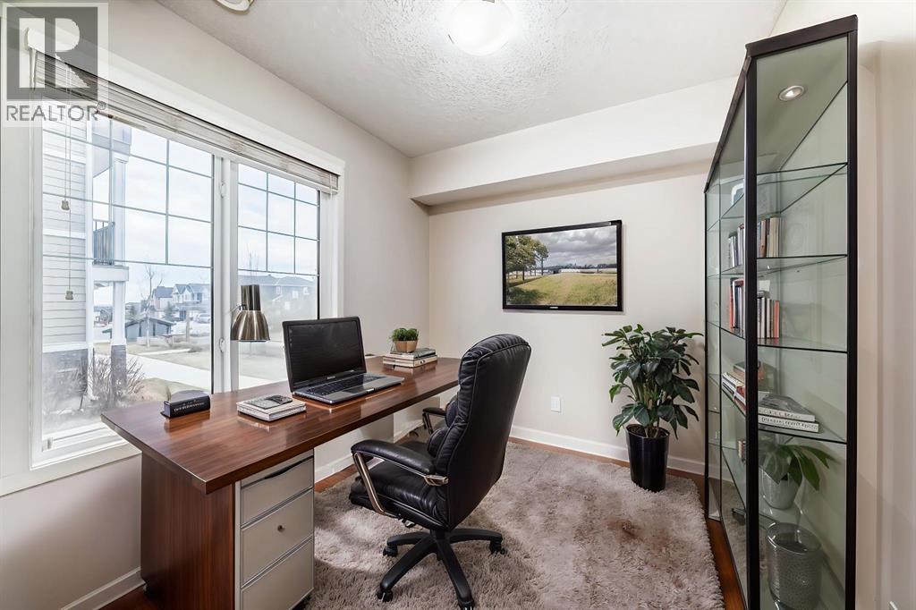 45 Nolanlake Cove Nw, Calgary, Alberta  T3R 0Z7 - Photo 4 - A2278840