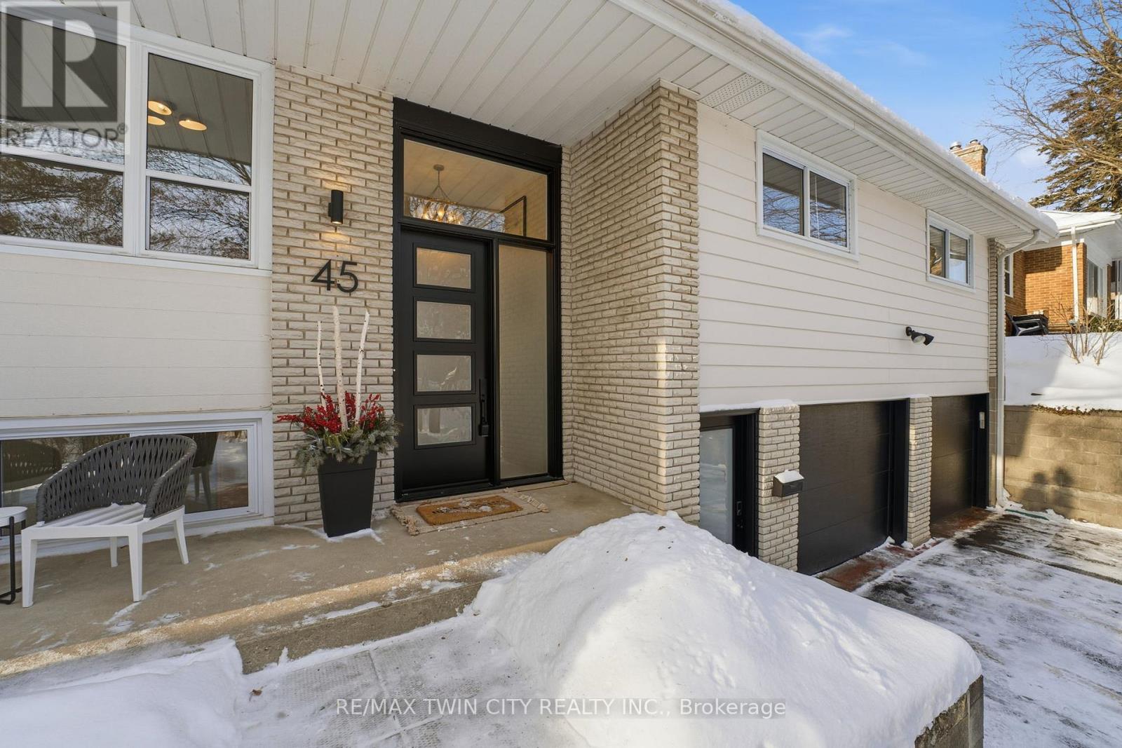 45 Parkside Drive, Brantford, Ontario  N3T 5G3 - Photo 3 - X12781616