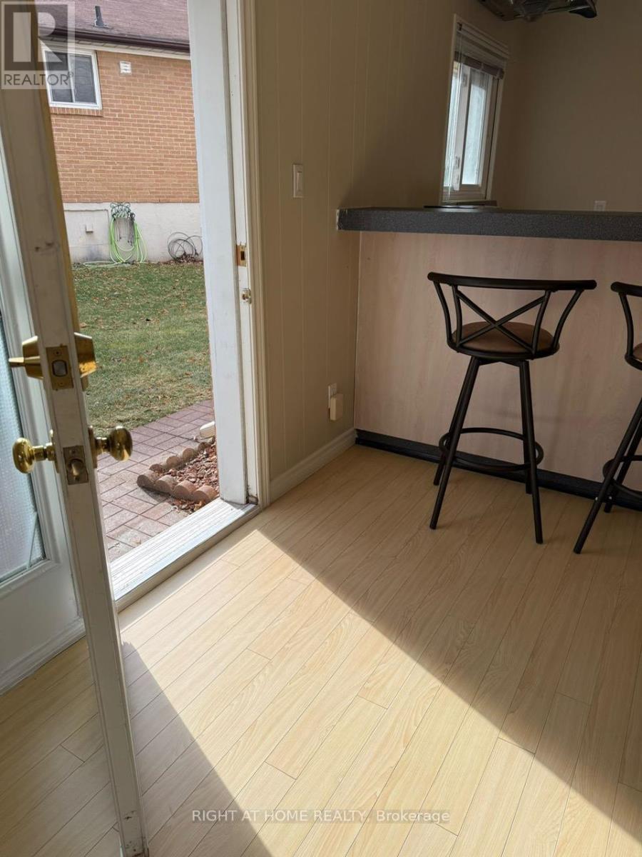 Main Floor Garden Level - 25 Silas Hill Drive, Toronto, Ontario  M2J 2X8 - Photo 4 - C12777774