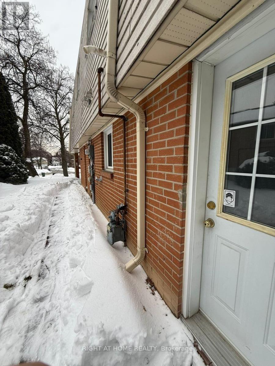 Main Floor Garden Level - 25 Silas Hill Drive, Toronto, Ontario  M2J 2X8 - Photo 16 - C12777774