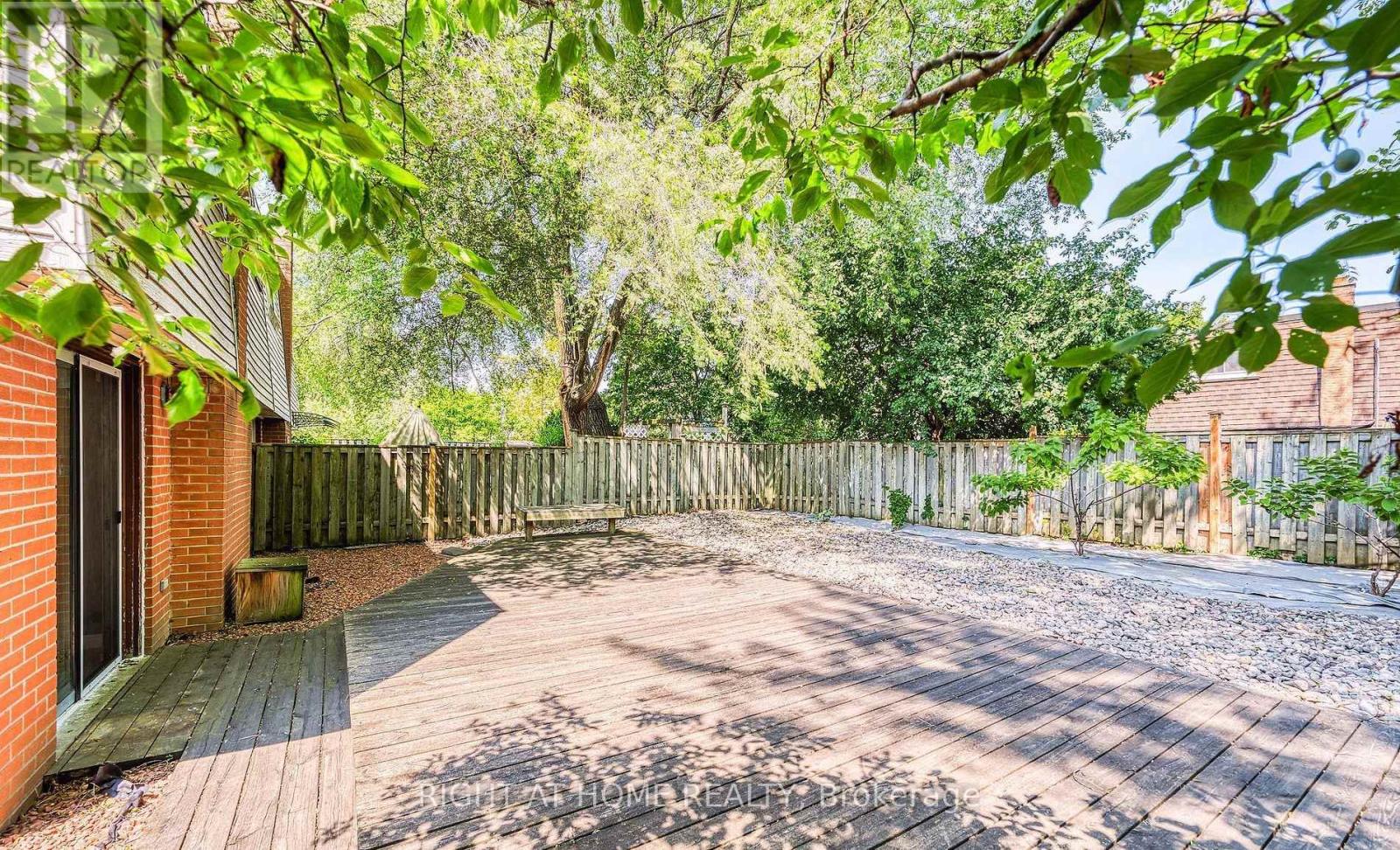 Main Floor Garden Level - 25 Silas Hill Drive, Toronto, Ontario  M2J 2X8 - Photo 17 - C12777774