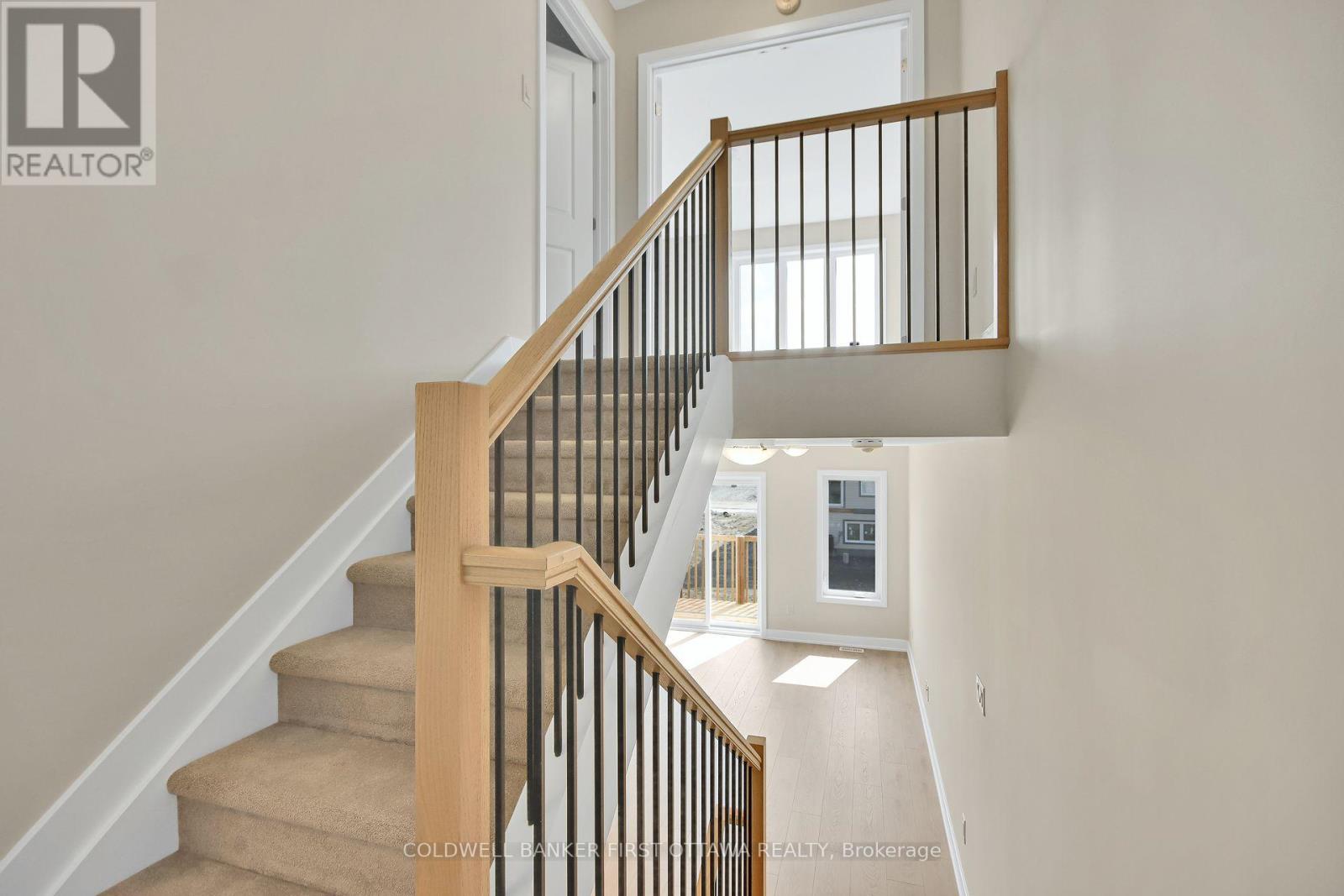 81 Whitcomb Crescent, Smiths Falls, Ontario  K7A 0A2 - Photo 2 - X12781508