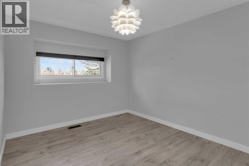 6 Castle Place N, Cochrane, Alberta  T4C 1G4 - Photo 20 - A2278330