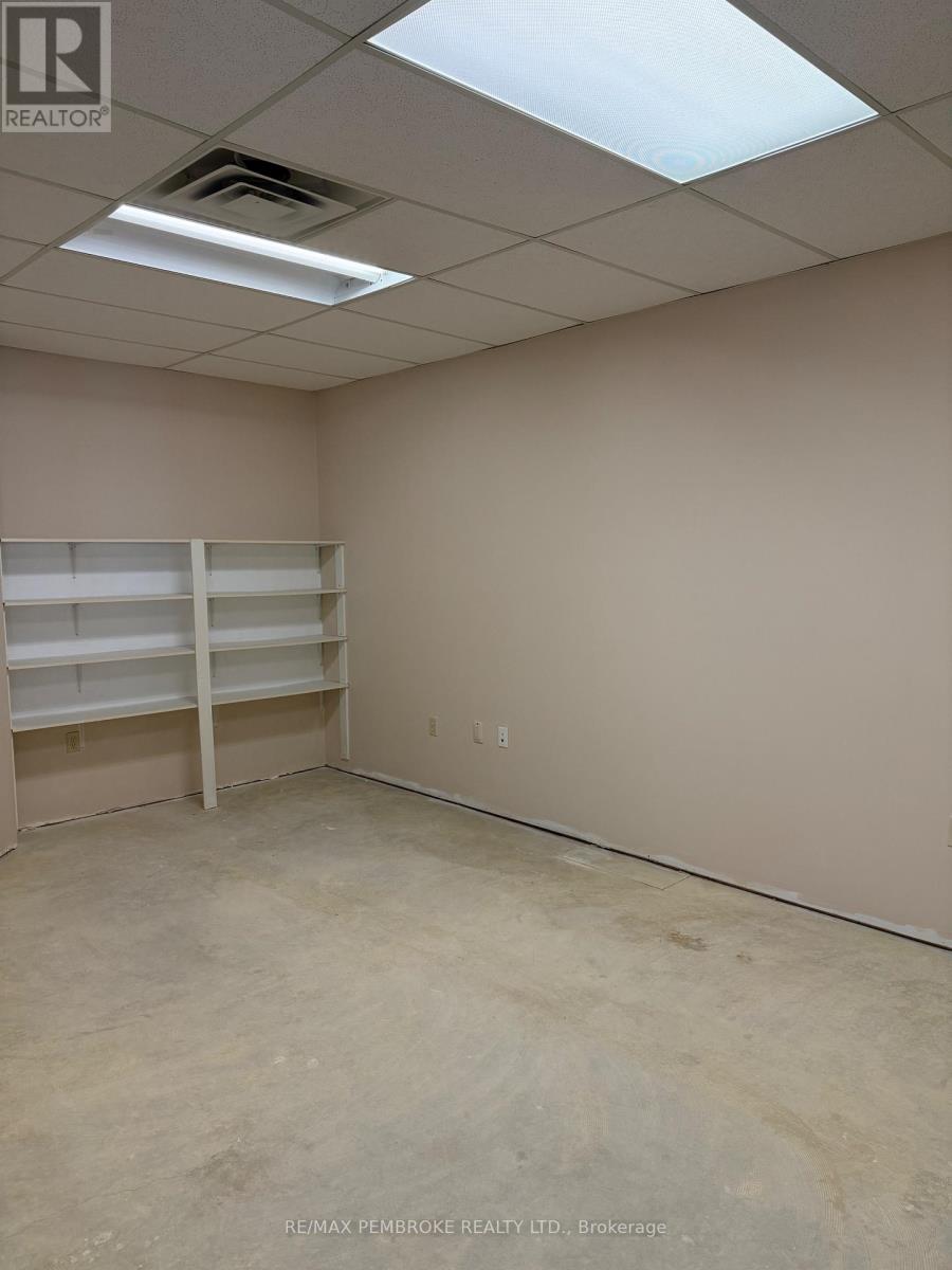 3 & 4 - 595 Pembroke Street E, Pembroke, Ontario  K8A 3L7 - Photo 8 - X12781656