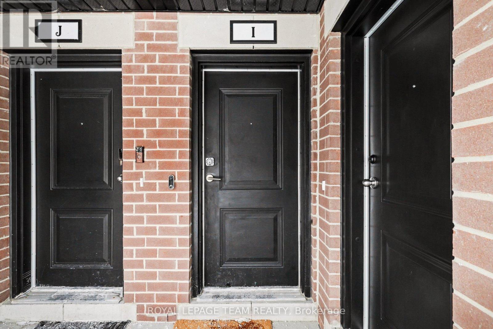 I - 35 Overberg Way, Ottawa, Ontario  K2S 0W1 - Photo 3 - X12781630