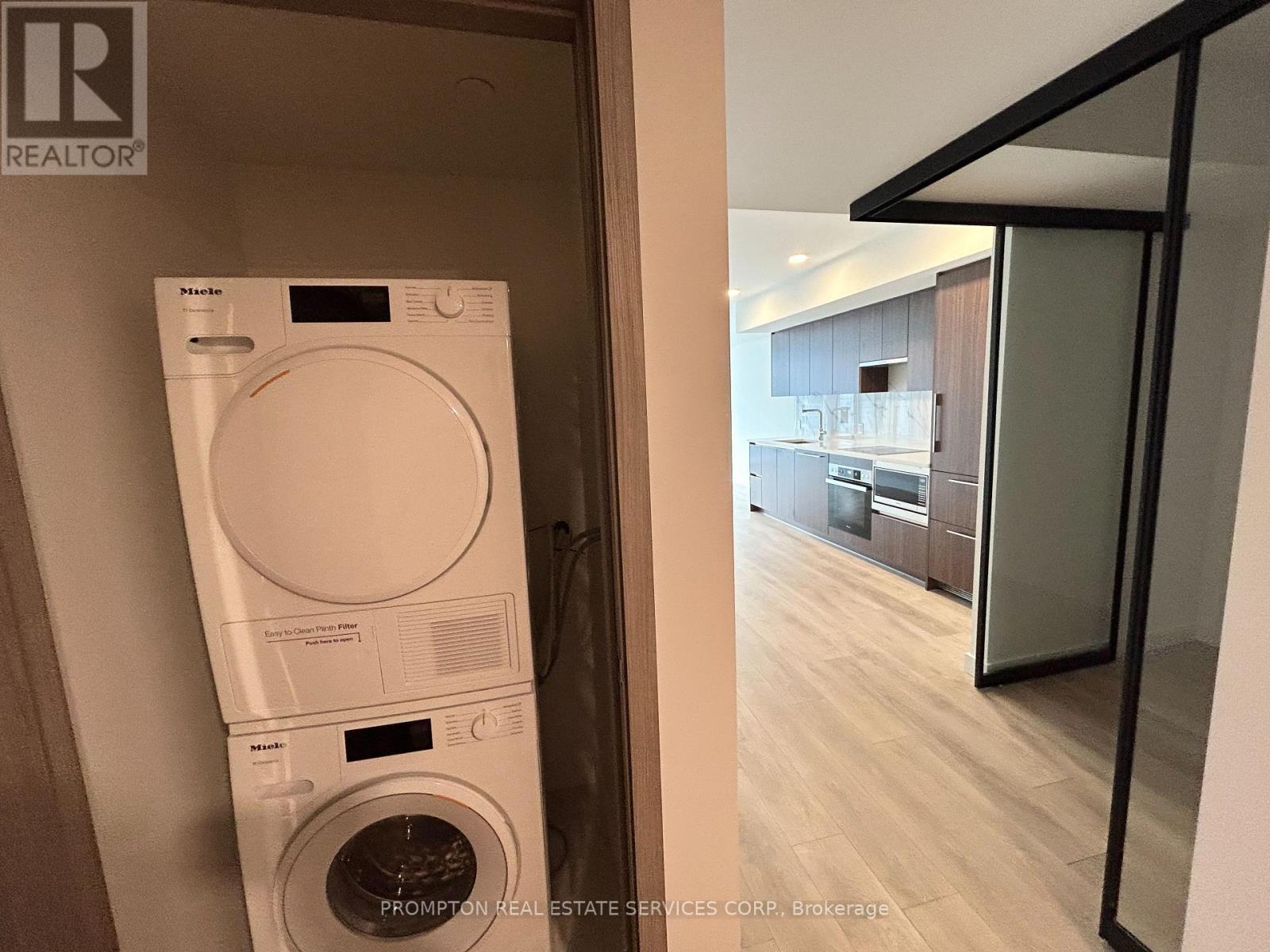 1015 - 1 Concord Cityplace Way, Toronto, Ontario  M5V 0X3 - Photo 11 - C12781672