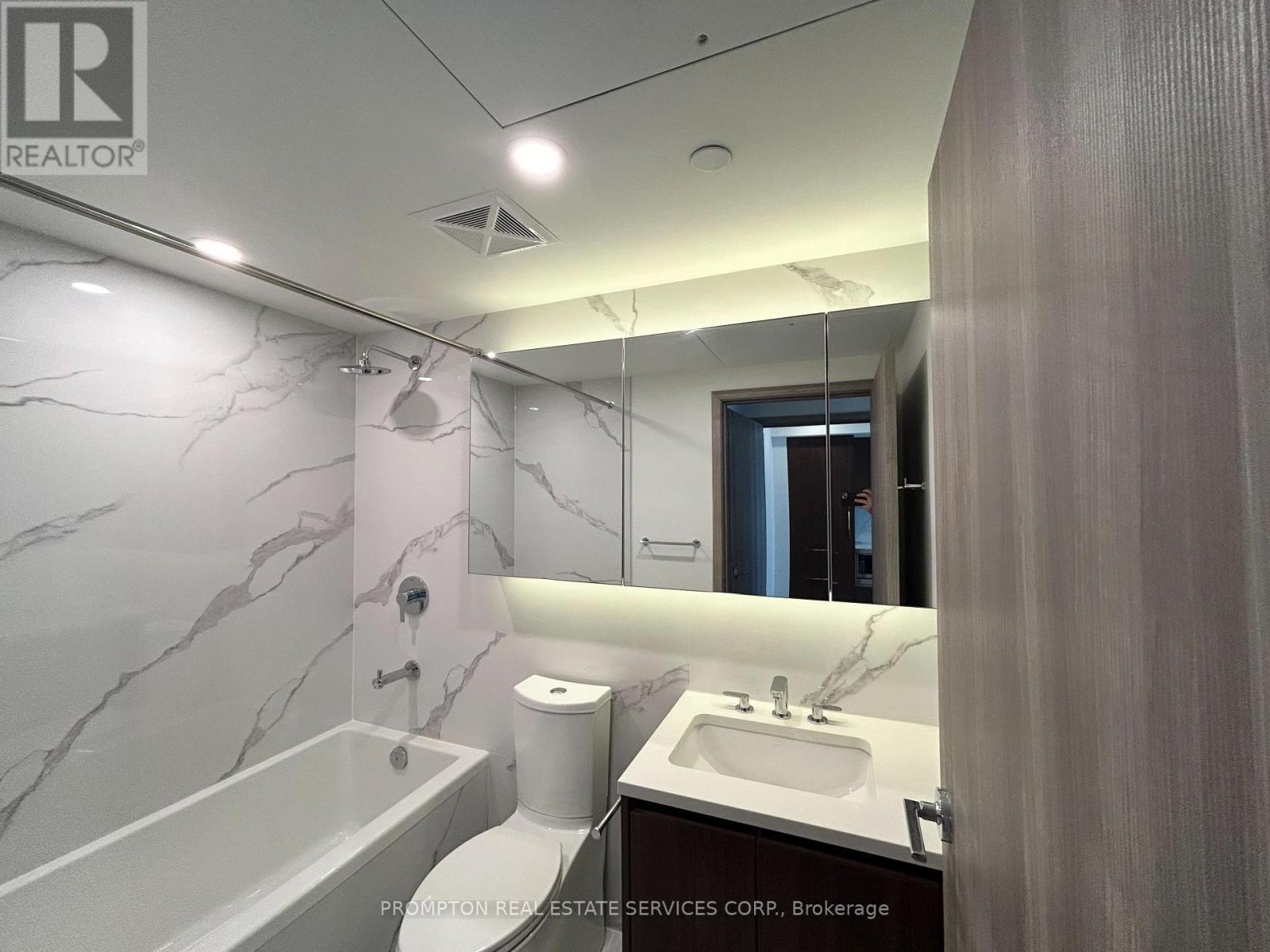 1015 - 1 Concord Cityplace Way, Toronto, Ontario  M5V 0X3 - Photo 17 - C12781672