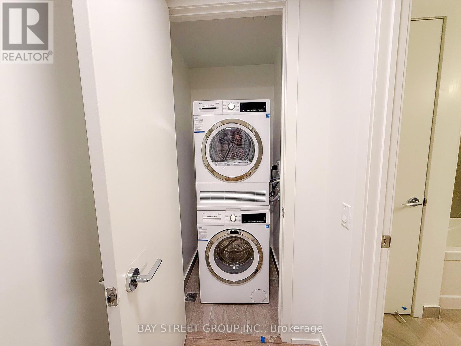 1906 - 771 Yonge Street, Toronto, Ontario  M4W 0B8 - Photo 9 - C12781674