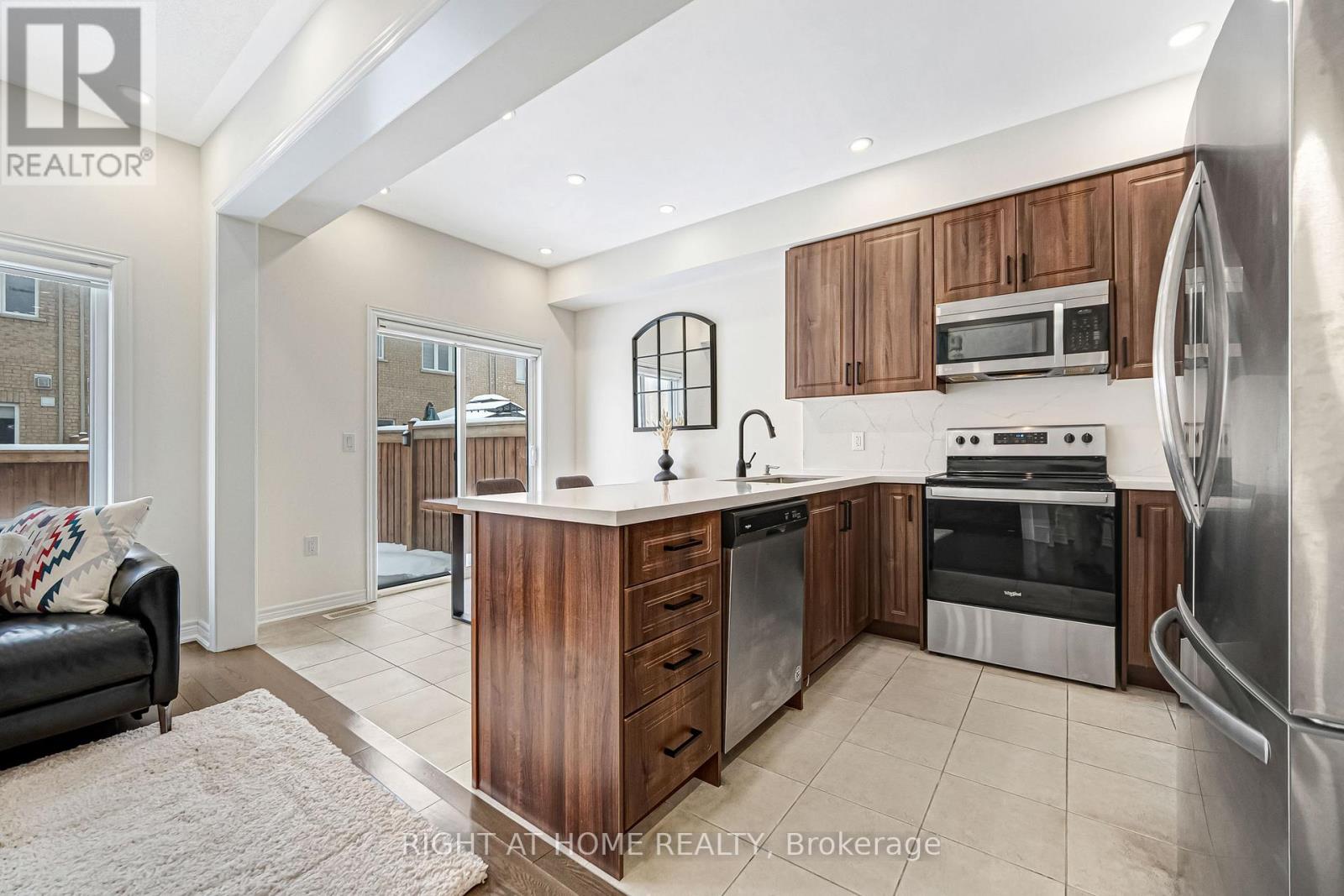 52 Veterans Street, Bradford West Gwillimbury, Ontario  L3Z 4L4 - Photo 15 - N12781670