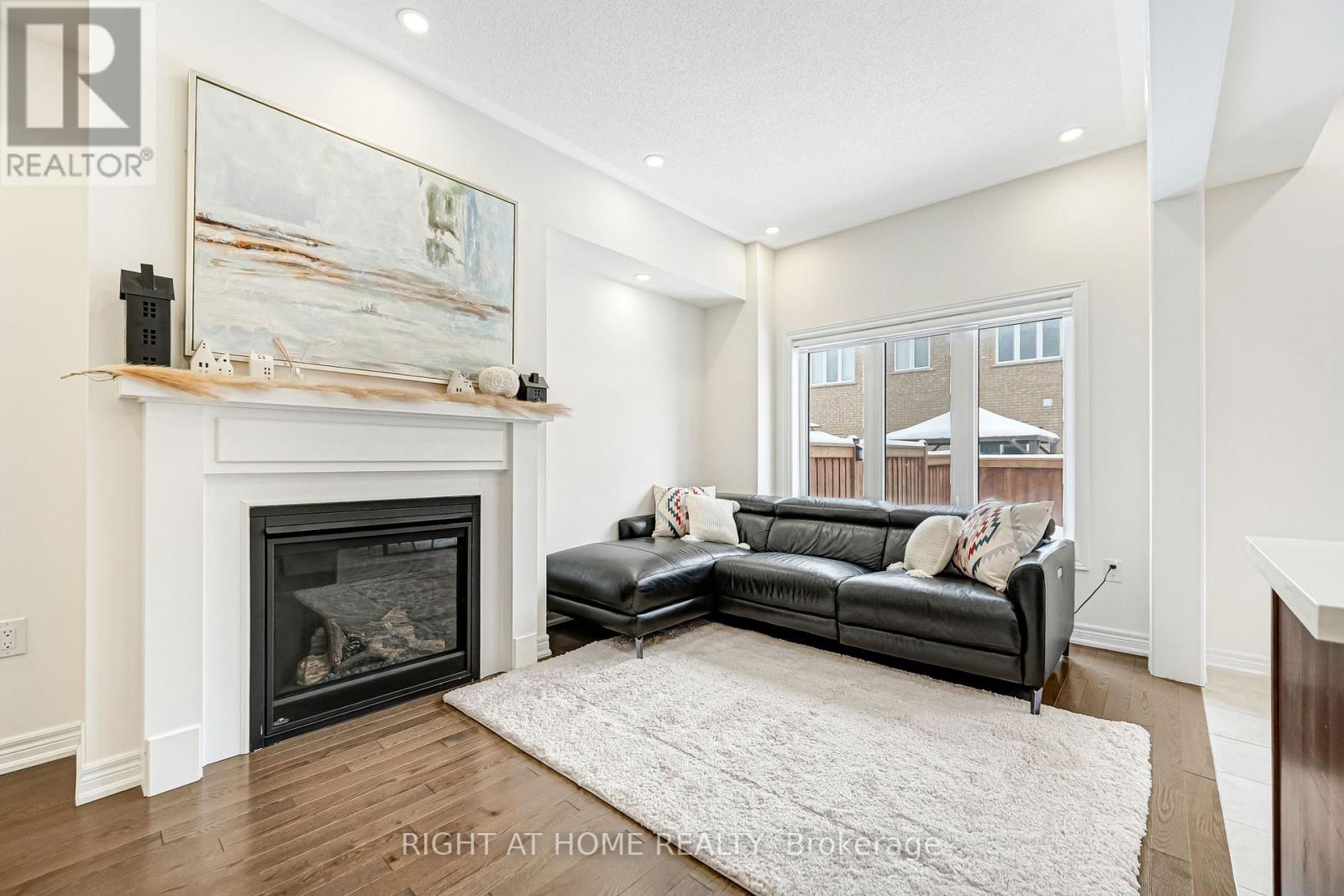 52 Veterans Street, Bradford West Gwillimbury, Ontario  L3Z 4L4 - Photo 17 - N12781670