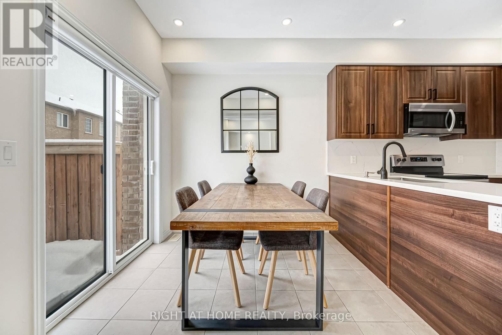 52 Veterans Street, Bradford West Gwillimbury, Ontario  L3Z 4L4 - Photo 20 - N12781670