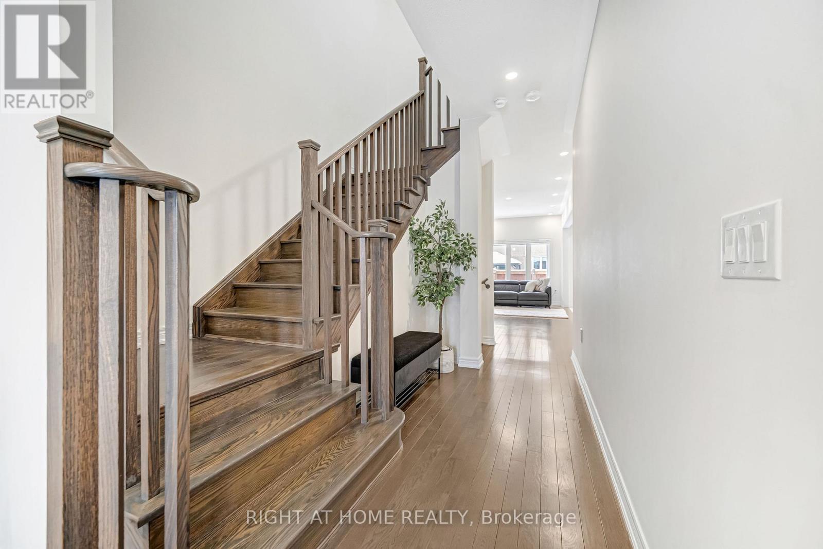 52 Veterans Street, Bradford West Gwillimbury, Ontario  L3Z 4L4 - Photo 27 - N12781670